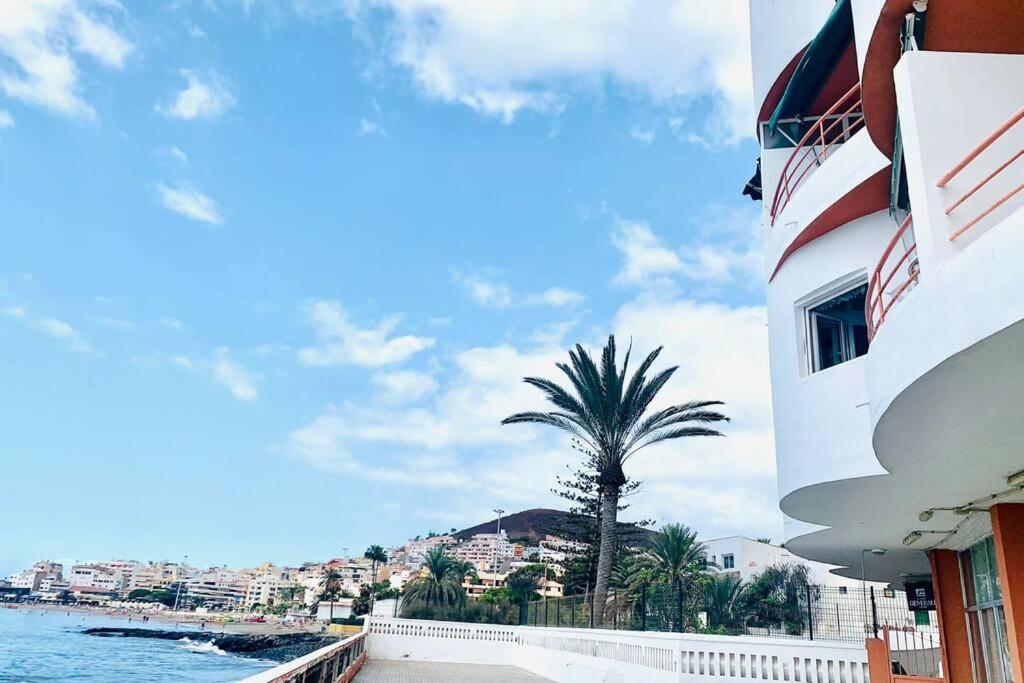 Theatre Box: Ocean Balcony & Stairs To The Sea Apartment Arona (Tenerife)